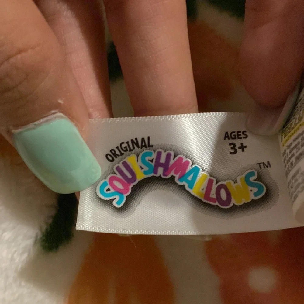 DISNEY MINNIE SQUISHMALLOW - Picture 2 of 3